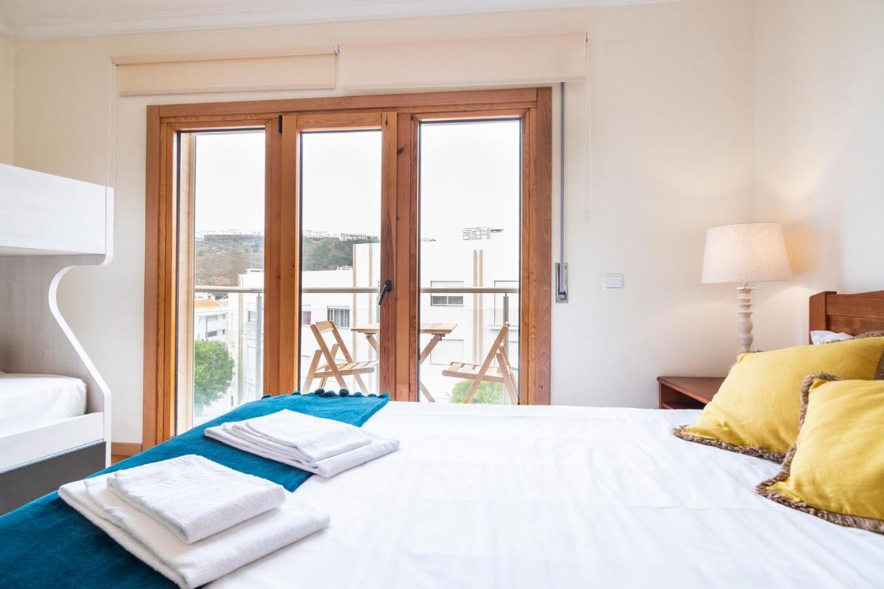 Gonzalo'S Guest Apartments - Nazare 1Br Sea View Bagian luar foto