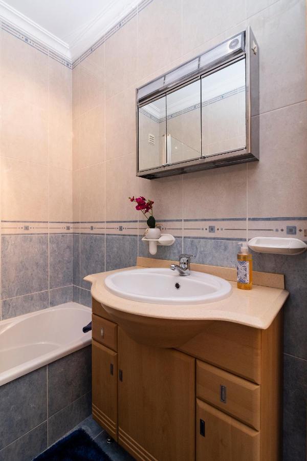 Gonzalo'S Guest Apartments - Nazare 1Br Sea View Bagian luar foto